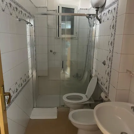 Western Termini Pensión *