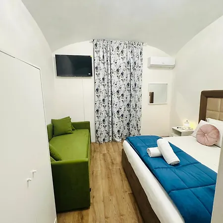 Western Termini Guest house