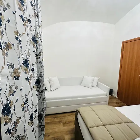 Konukevi Western Termini Roma