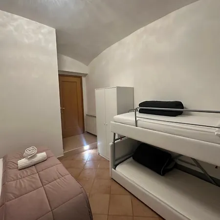 Western Termini Konukevi *